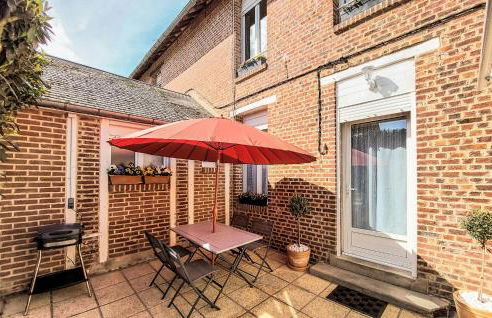 Amazing Home In Péronne With Kitchen - Foto 1