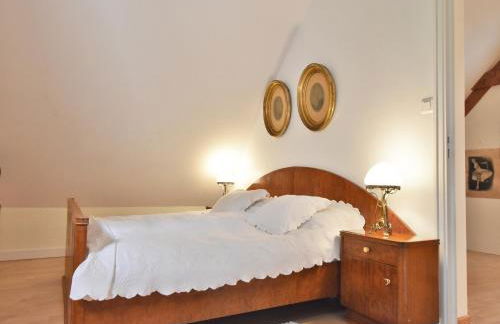 Holiday Home in Le Châtelet with Pool - Foto 12