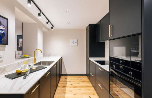 Stylish 4 suites +patio luxury apartment Gran Via - Photo 8