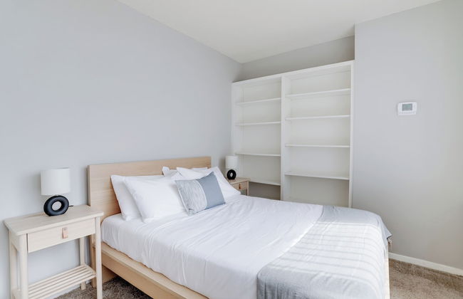 Bright Comfort in DC Apts - Foto 23