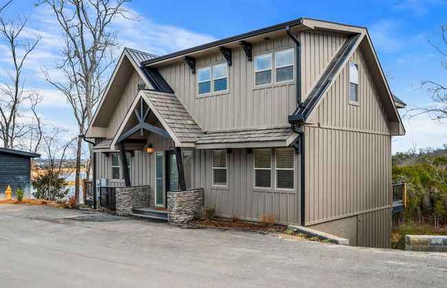 NEW Lake View Indoor Pool Sleeps 14 Hot Tub - Foto 3