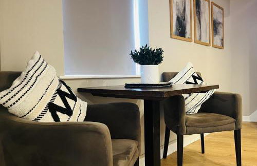 Sleeps 2 -Central Ellesmere -Parking - PetFriendly - Foto 19