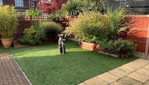 Self Contained - Own Entrance - Photo 2