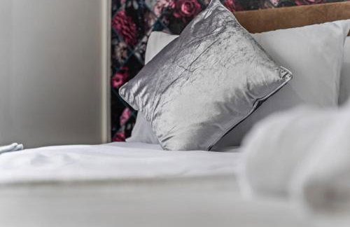 4 to 6 Beds Van Parking South Birmingham NR Edgbaston Solihull Relocations Insurance and Work Bookings Welcome - By Samina - ARZ Stays - Foto 48