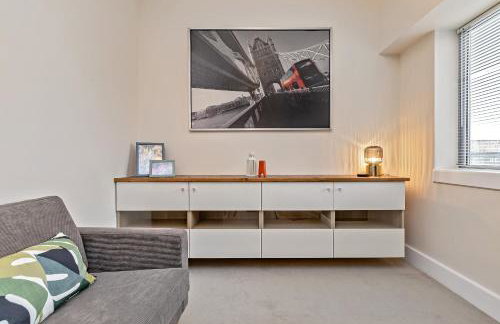 PRIME CITY CENTRE MK STAY, Stylish Spacious Apartment, AIR CONDITIONG, Two bathrooms, FREE GATED ALLOCATED PARKING & Lift access - Foto 46
