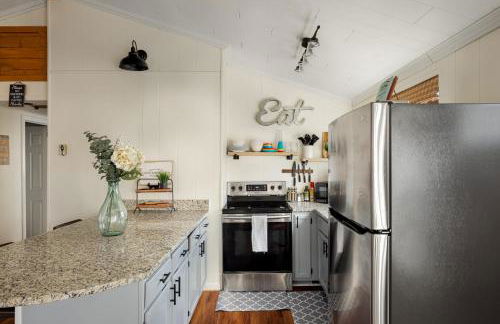 Cabin w hot tub & fire pit - Foto 14