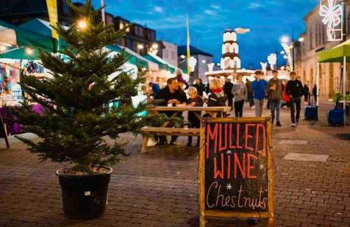 The Cuckoo's Retreat - Luxurious home with private garden & jacuzzi - Photo 57