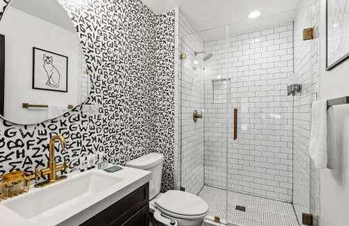 Stunning Carrollton Castle with 4 Bedrooms + Pool + Media Room - Foto 4