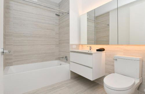 Contemporary Luxury 3BR 2BA Downtown NYC - Photo 10