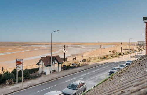 Sunny Seaside Paradise - Sleeps 5 - Photo 26