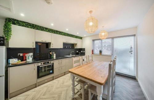 Spacious Three Bedroom Flat in Filey Town Centre with Workspace - Foto 1