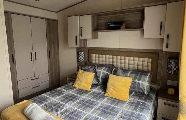 2 Bed Caravan - Sleeps 6 - Parking - Pets - Photo 7