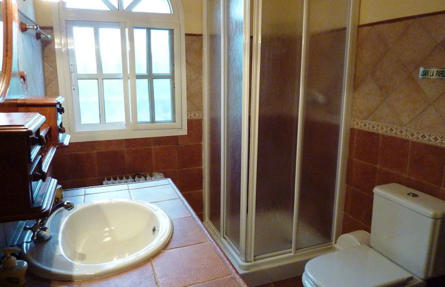 Detached Rural and Rustic House With a Private Swimming Pool - Photo 10