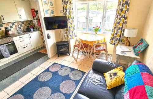 Dart Haven - cheerful holiday bungalow in Galmpton - Photo 7