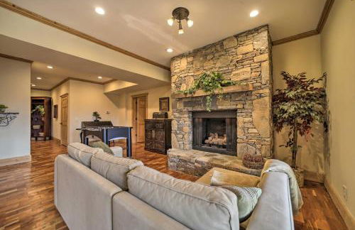 Hot Tub and Mtn Views! All-Season Escape in Franklin - Foto 27