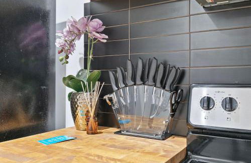 Chic 2 bedroom w free parking - Foto 7