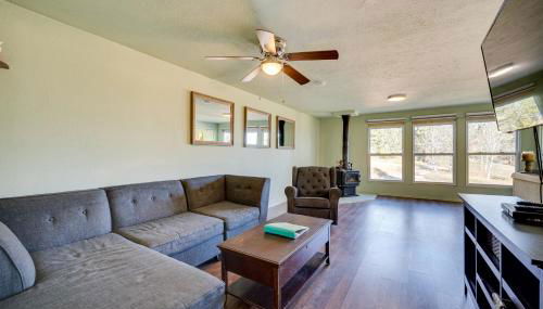 17 Mi to Town Peaceful Golden Cabin! - Foto 2