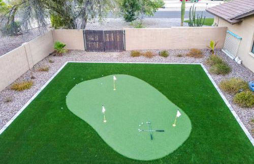 Group Getaway with Pool and Putting Green in Glendale - Foto 35