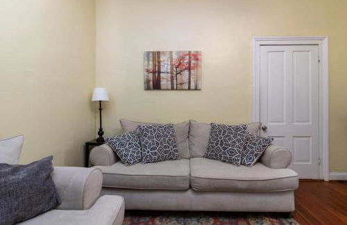 The Sunny Southern Manse Front Walk Downtown - Foto 16