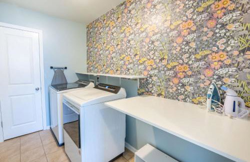 Coastal Retreat & Water Views - Minutes to CHS - Foto 39