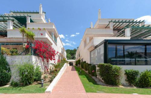 StayatSas Marbella, close to the beach, large 80 m2 terrace, large swimming pools, parking included, 10 minutes from the centre - Foto 48