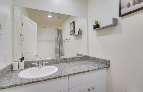 Inviting Henderson Townhome with Community Pool! - Foto 15