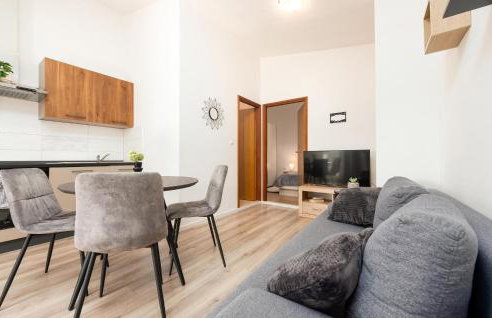 One-Bedroom Apartment In Podgradina - Photo 10