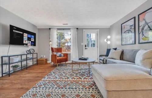 Renovated townhome on bike path includes bikes - Foto 8