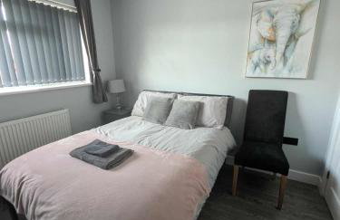 An entire two bed sea side bungalow with lazy spa - Foto 18