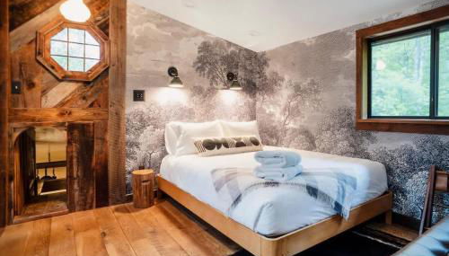 Chic Catskills Cabin with Hot Tub and Fire Pit - Foto 5