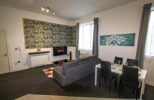 Ideal for groups - 2 Bedroom Apartment - Free Parking, Transit links, Close to Stadiums - Foto 1