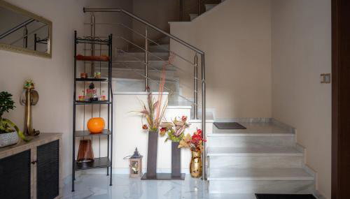 ΠΟΛΥΤΕΛΕΣ -ΜΟΝΤΕΡΝΟ ΔΙΑΜΕΡΙΣΜΑ - Foto 2