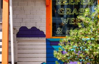 Stay Portland - The Tiny Oasis Steps to Local Coffee & Restaurants - Photo 15