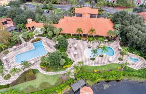 Stylish 3 bd townhouse near Disney with private pool. - Photo 43