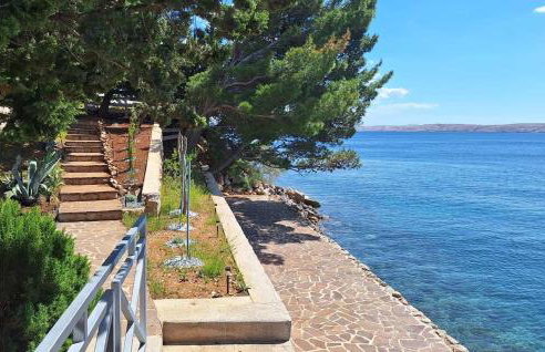 3 Bedroom Stunning Home In Karlobag - Foto 9