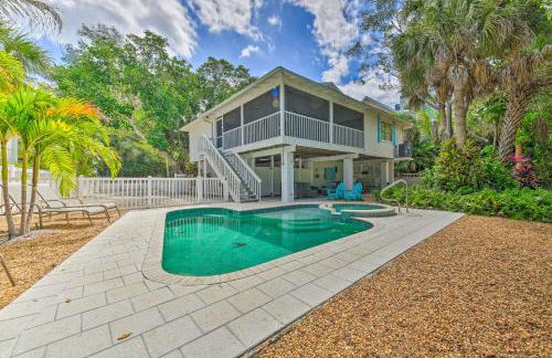 Canal-front Gem with Pool and Hot Tub in Anna Maria - Foto 1