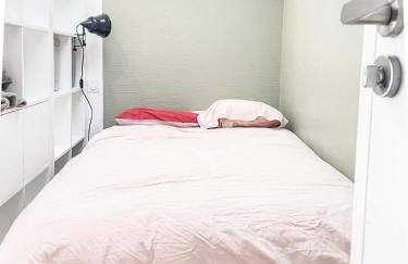 Studio Cosy Rénové au Calme 10min Centre et CHU Métro Commerces à 400m - Foto 23