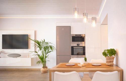 ETHOS Luxury Home - Seaview Villa with Hot-Tub! - Foto 2