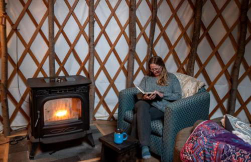 Luxury Yurt Rental Hidden in the Forest near Bristol, Vermont - Foto 9