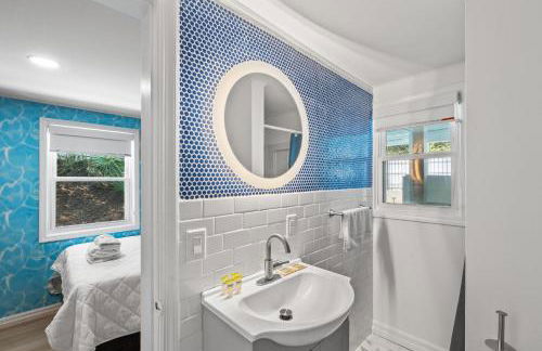 Sunshine House #2-Selfie-Friendly - Steps to Beach - Foto 69