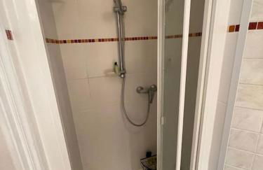 Charming and bright flat in a very convenient area - Foto 2