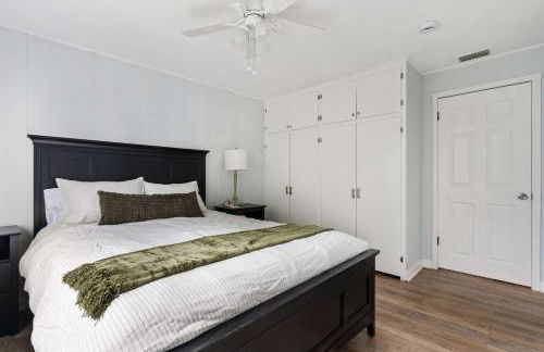 O-Side Beach Bungalow with Jaccuzi Blocks to beach - Photo 6