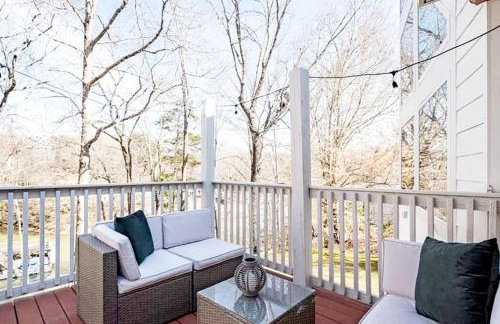 Waterfront Retreat with Spectacular Interior, Jacuzzi and Game Room in NC - Foto 80