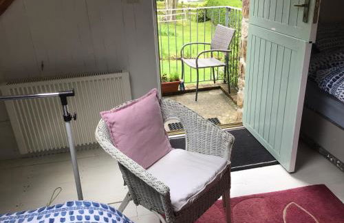 Cozy Camborne Studio Retreat With two Single Beds - Photo 18