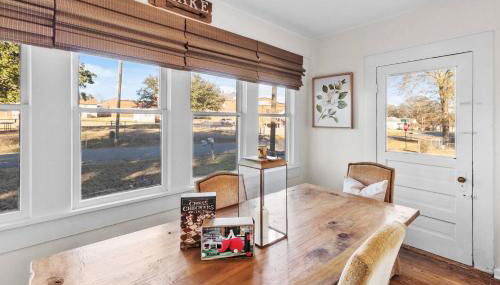 Southern Magnolia House with Porch Swing - Foto 4