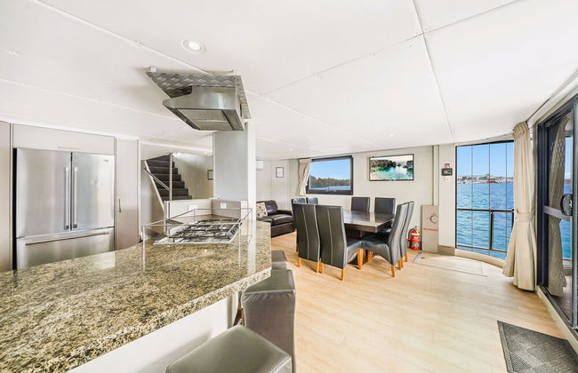 Coomera Houseboat Holidays - Foto 57