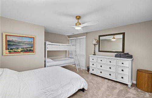 Imperial Porch Haven Cozy Fire Pit Fenced Yard - Foto 56