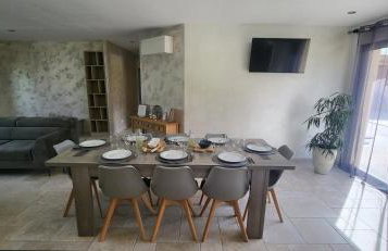House with 4 air-conditioned bedrooms and swimming pool - Photo 15