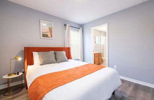 Family Retreat 6BR Villa with Private Pool, Spa & Theater near Disney - Foto 37