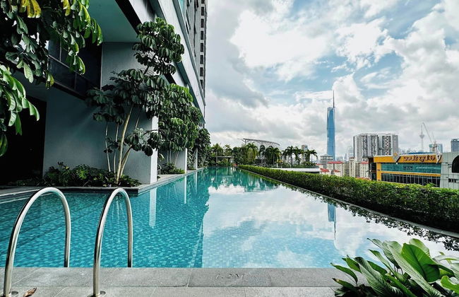 Cozy Skyline Retreat Trion KL - Level 63 - Foto 29